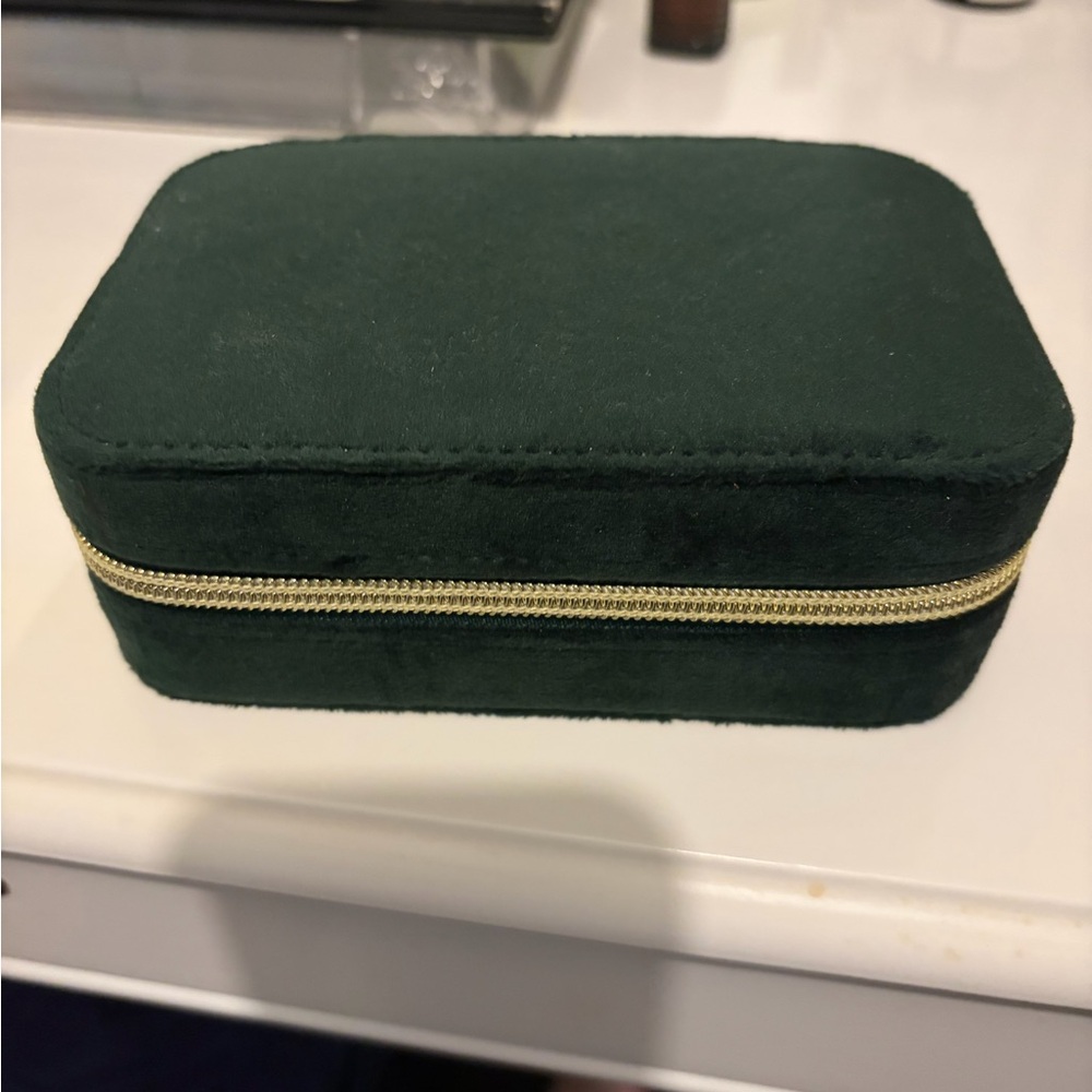 Green Velvet Jewelry Box